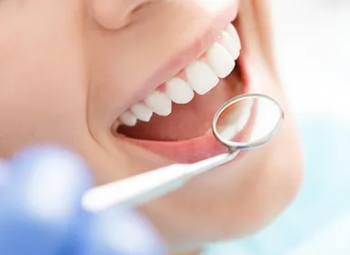 噛み合わせの調整、上部構造の装着