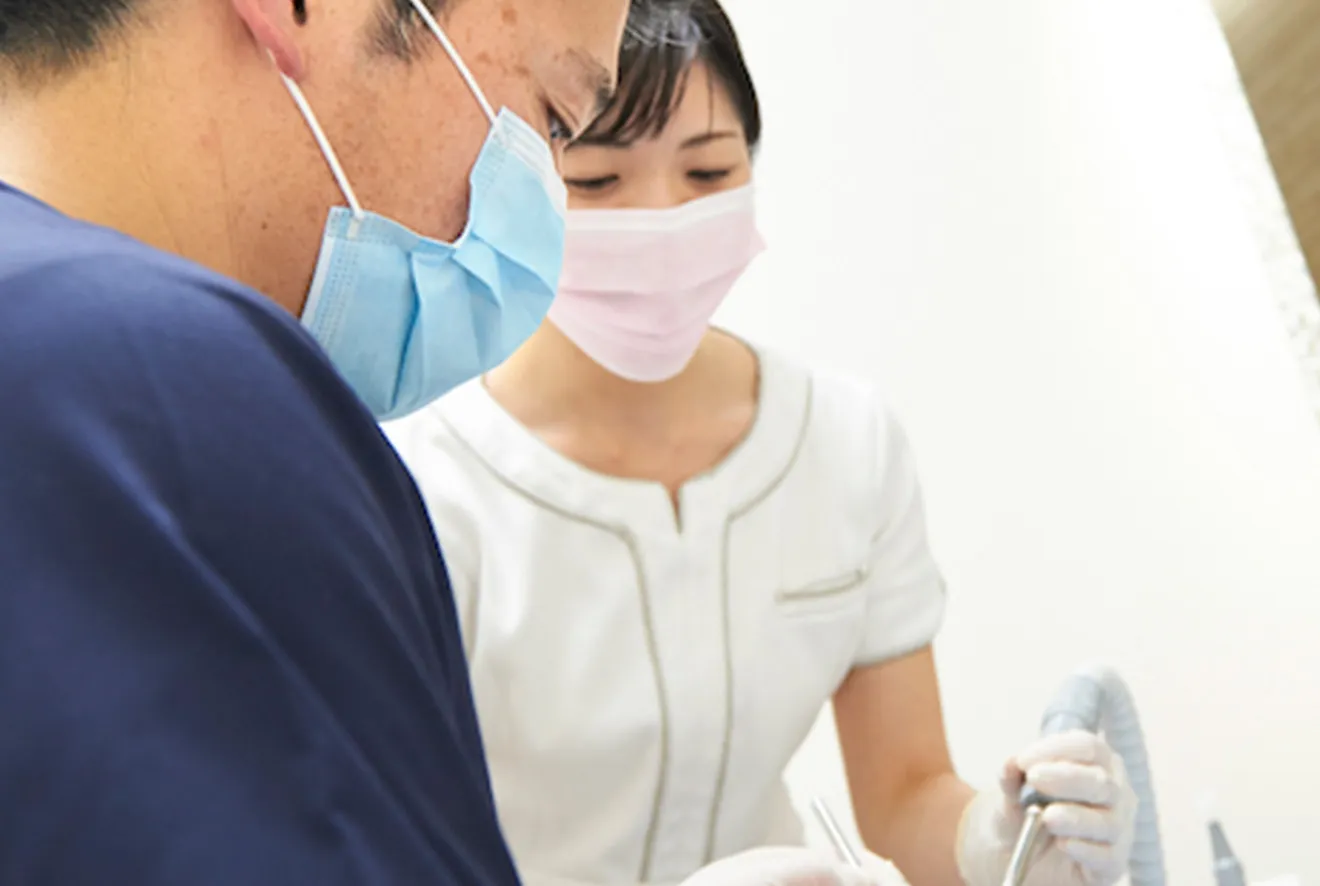 一般歯科から矯正などの自費診療まで幅広い実績